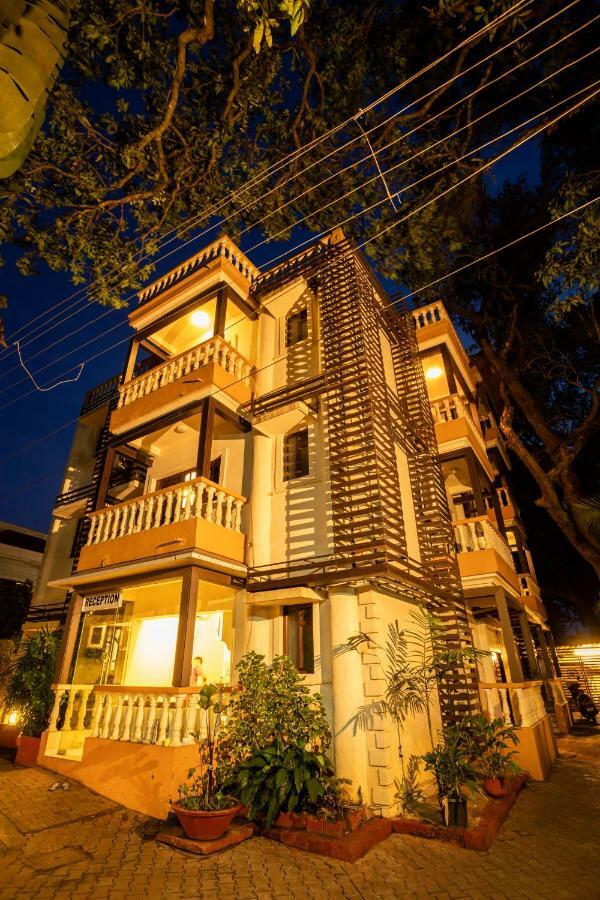 Hotel Coco Goa Arpora Exterior foto